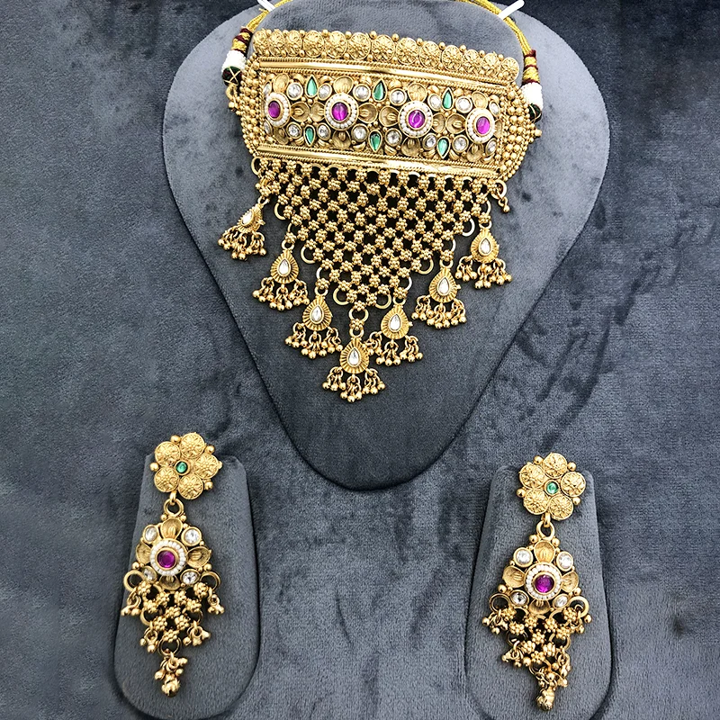 Broad Neck Choker in Gold-Tone