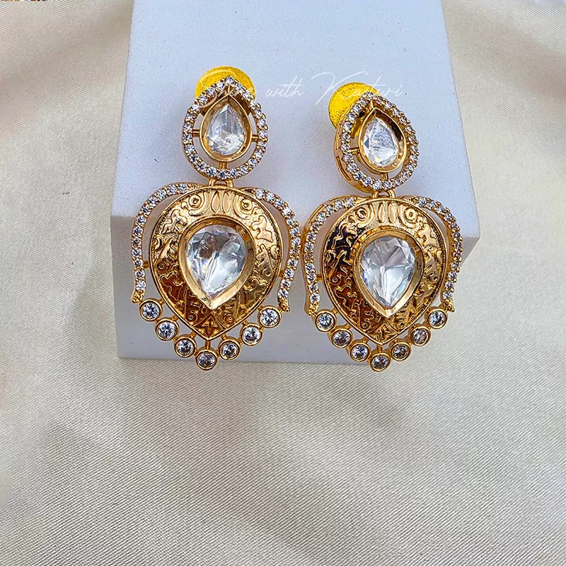 Polki Teardrop Kundan Necklace Set - Image 5