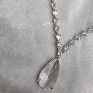 Crystal Teardrop Necklace Set with Matching Earrings - Image 4