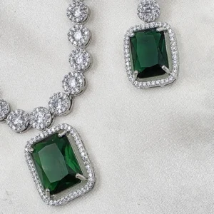 Emerald Crystal Pendant Necklace Set - Image 4