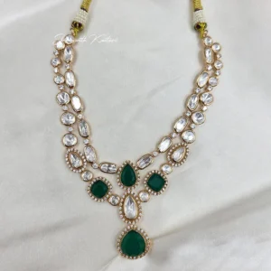 Emerald Kundan Teardrop Necklace Set with Earrings - Image 3