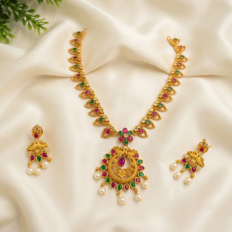 Gold Look Necklace Set
