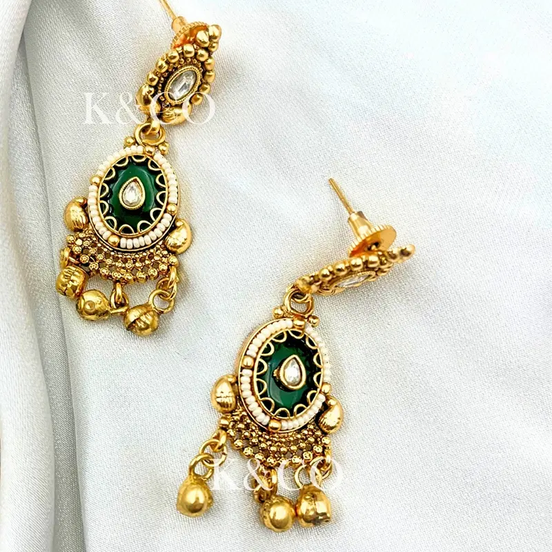 Kundan Heritage Necklace Set in green - Image 4