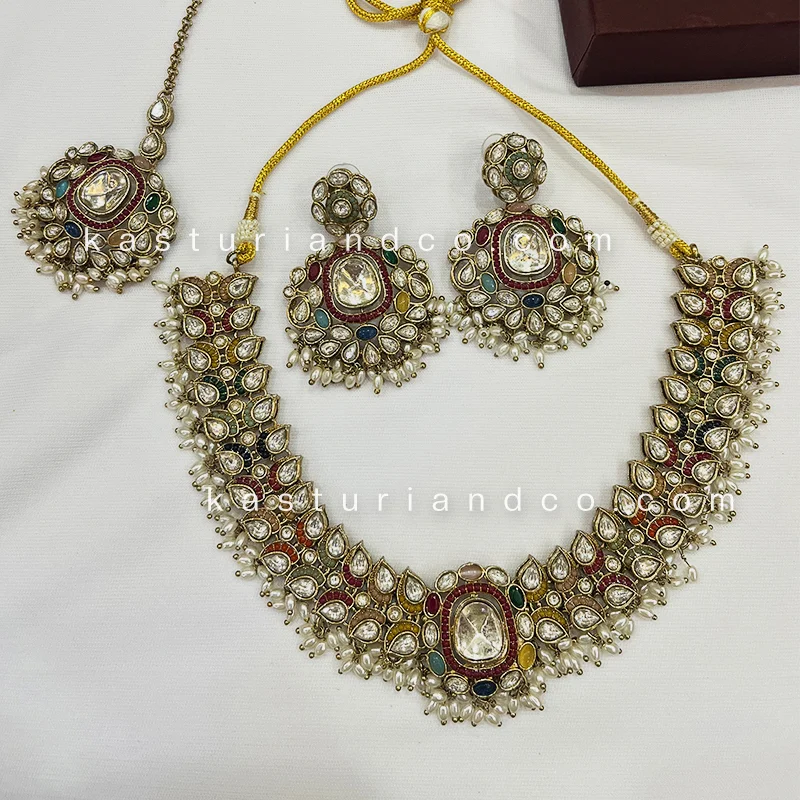 Traditional Kundan Meenakari Bridal Necklace Set with Earrings - Image 2