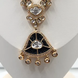 Midnight Noir Kundan Statement Necklace - Image 5