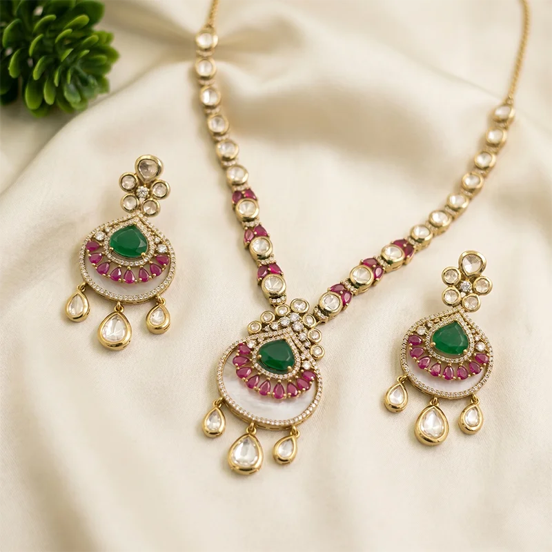 Shop Kundan Pendant Necklace