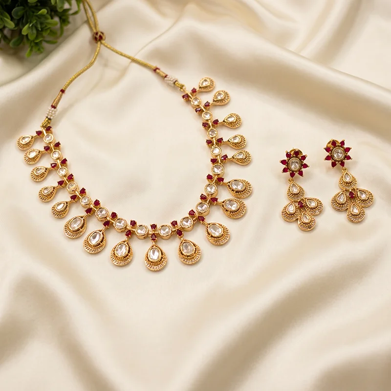 Traditional Kundan Teardrop Necklace