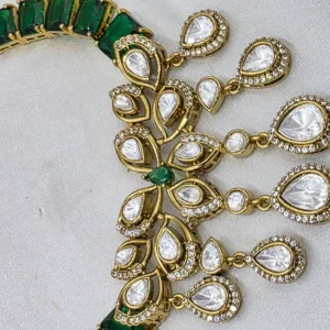 Antique Kundan Necklace Set with Green Stones and Earrings - Image 3