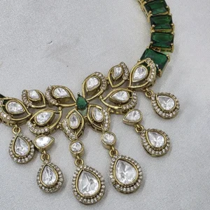 Antique Kundan Necklace Set with Green Stones and Earrings - Image 4