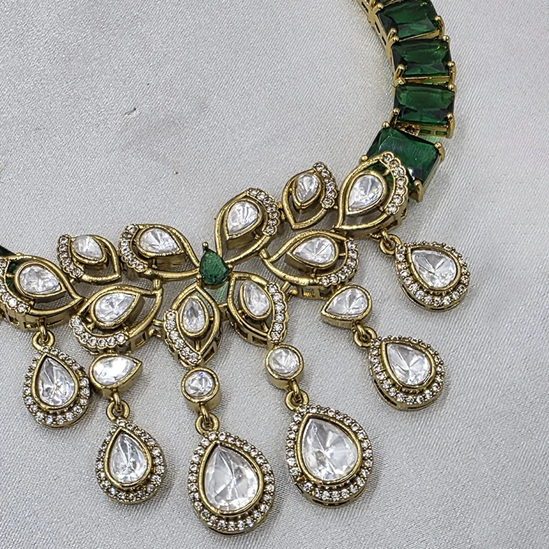 Antique Kundan Necklace Set with Green Stones and Earrings - Image 4