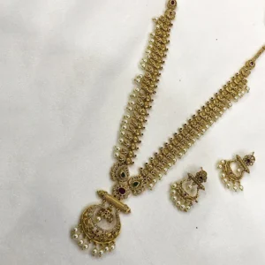 Antique Kundan Pearl Pendant Necklace Set