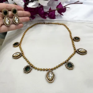 Emerald Kundan Beaded Necklace Set with Earrings - Image 3