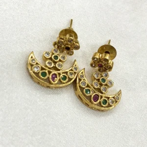 Alternative view of Antique Gold Crescent Kundan Choker