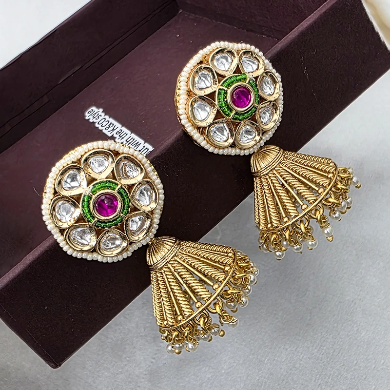 Traditional Gold-Tone Kundan Necklace Set with Jhumka - Image 3