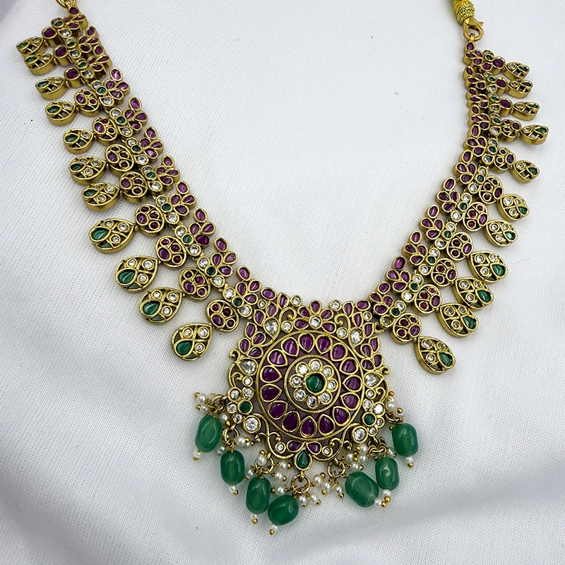 Jadau Inspired Ruby Green Kundan Necklace with Jhumkis - Image 2