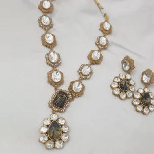 Pari Long Kundan Necklace Set, Black Stone - Image 2