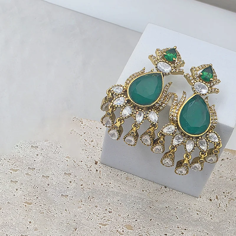 Statement Choker in Emerald with Earrings & Maang Tikka - Image 5